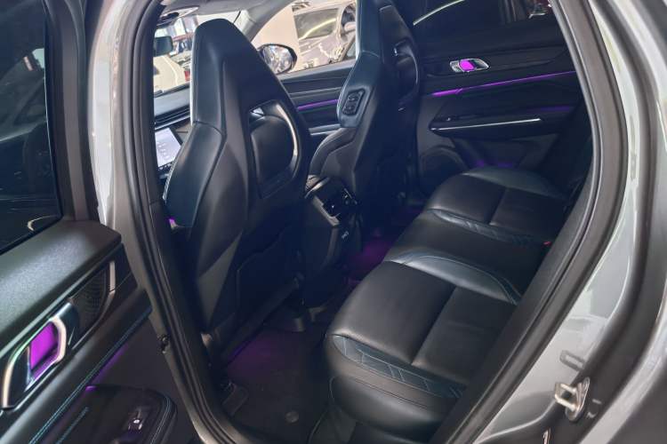 Used Lynk & Co 05 2022 2.0T Two-Wheel Drive Shine Halo Interior 2