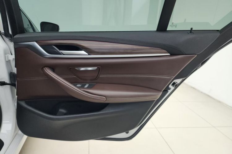 Used BMW 5 Series 2019 Updated 530Li xDrive Luxury Package
