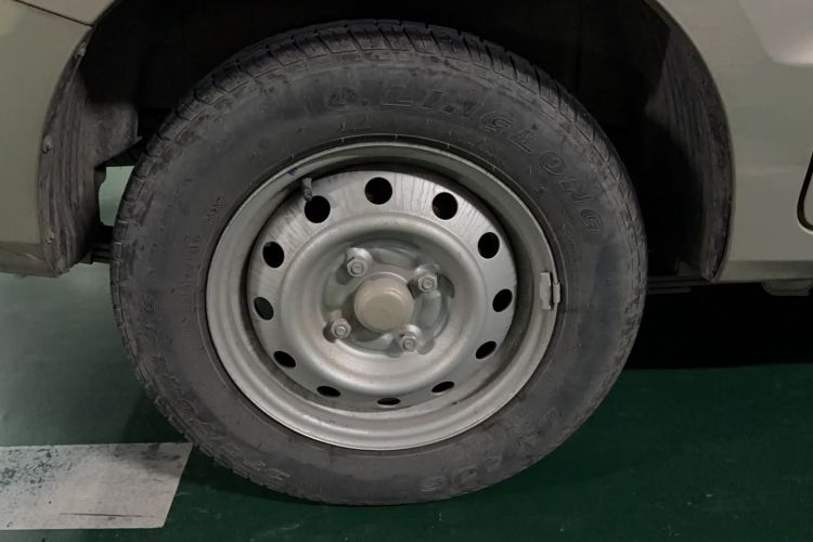 Used Wuling Hongguang V 2022 1.5L Jingqu Version Hydraulic Power Steering LAR Exterior 3