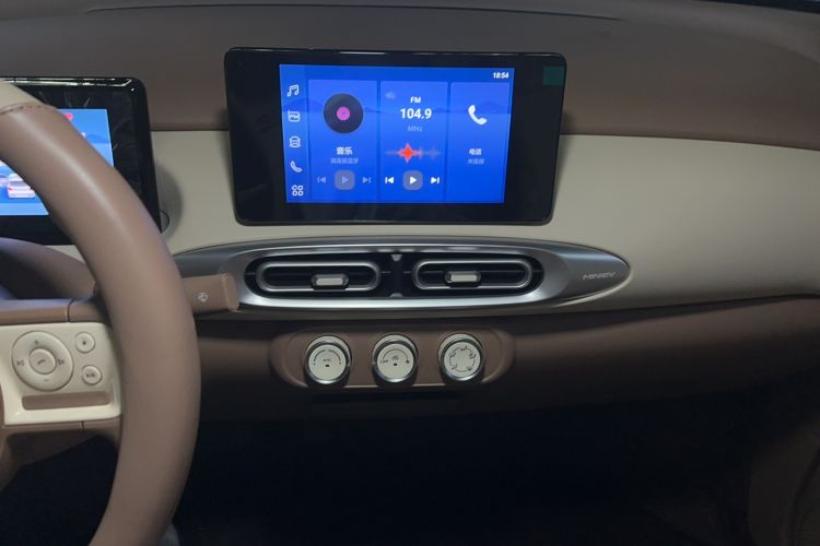 Used Wuling Hongguang MINIEV 2025 Four-Door Version Zhenxiang+ Edition Audio And AC Panel