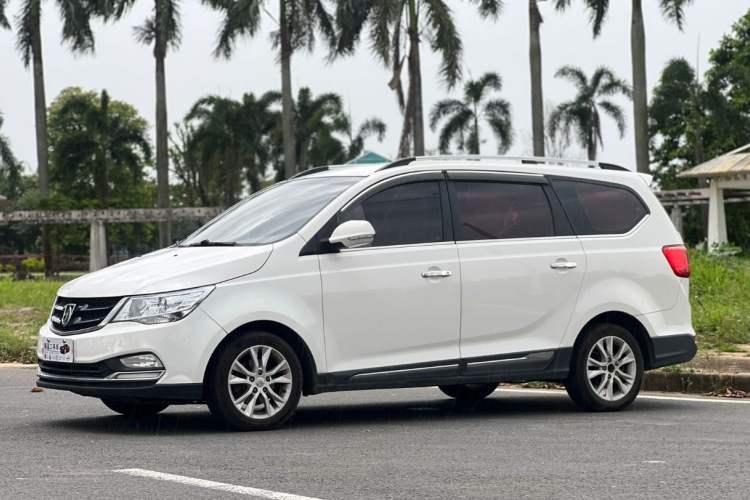 Used Baojun 730 2016 1.5L Manual Comfort Version 7 Seats China V Emission Standard