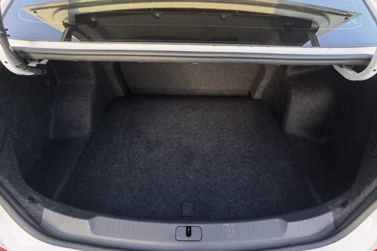 Used Chevrolet Monza 2019 RS 330T Automatic Comfort Edition China VI Standard Trunk