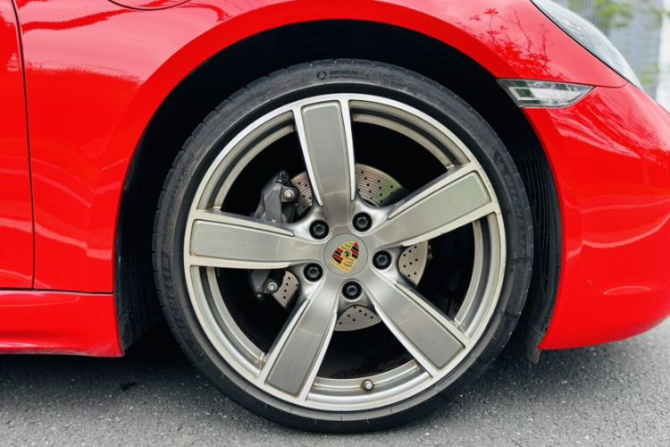 Used Porsche 718 2018 Cayman 2.0T
