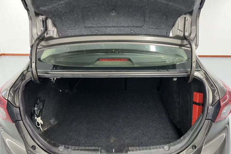 Used Mazda Mazda 3 Axela 2014 Sedan 1.5L Automatic Comfort Model