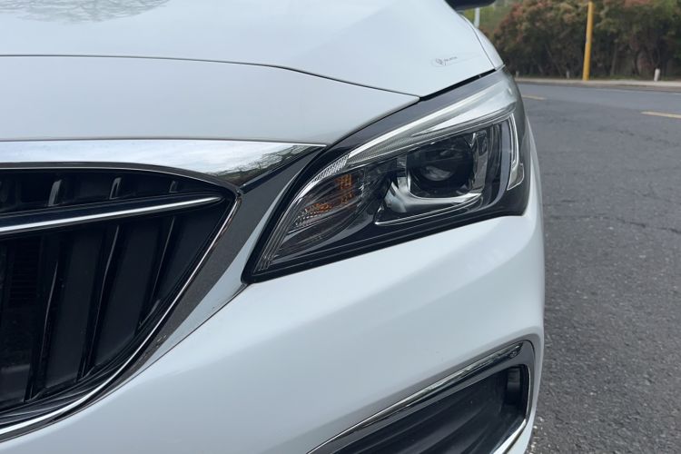 Used Buick Verano 2018 Sedan 20T Dual-Clutch Leading Model Left Front Headlight