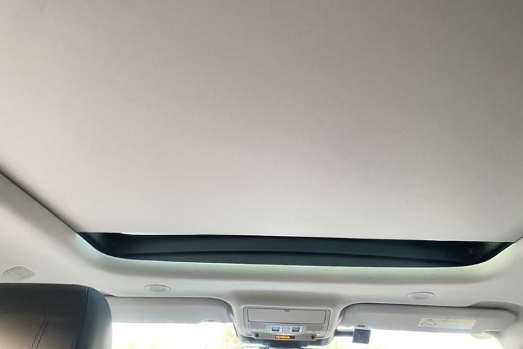 Used Land Rover Range Rover Evoque 2021 Range Rover Velar 249 PS R-Dynamic HSE Luxury Edition