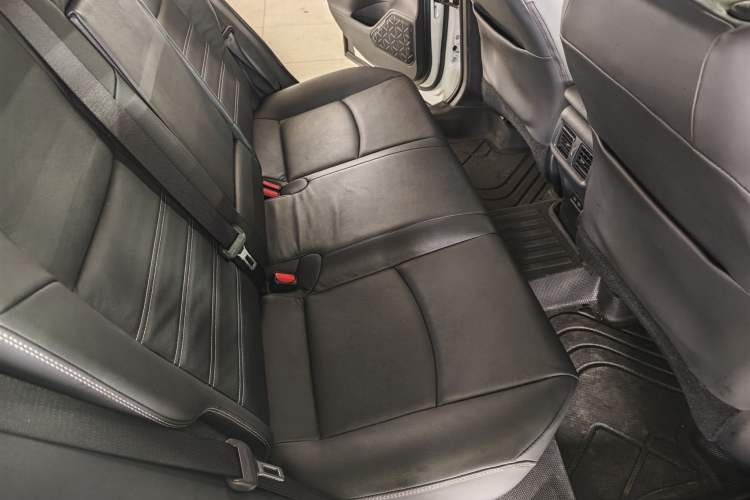 Used Toyota RAV4 2023 2.0L CVT Two-Wheel Drive Fashion Plus Edition Interior 2