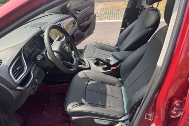 Used Buick GT 2018 18T Automatic Elite Model Interior 2