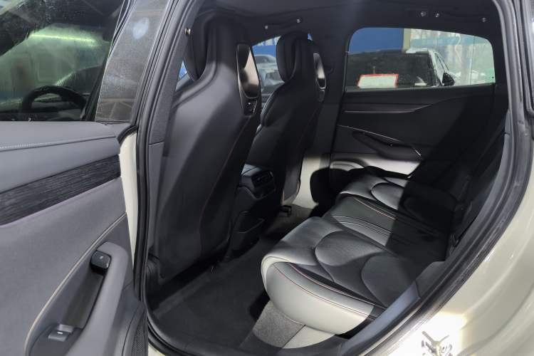 Used Xiaomi Auto SU7 2024 Rear-Drive Long-Range Intelligent Driving Version