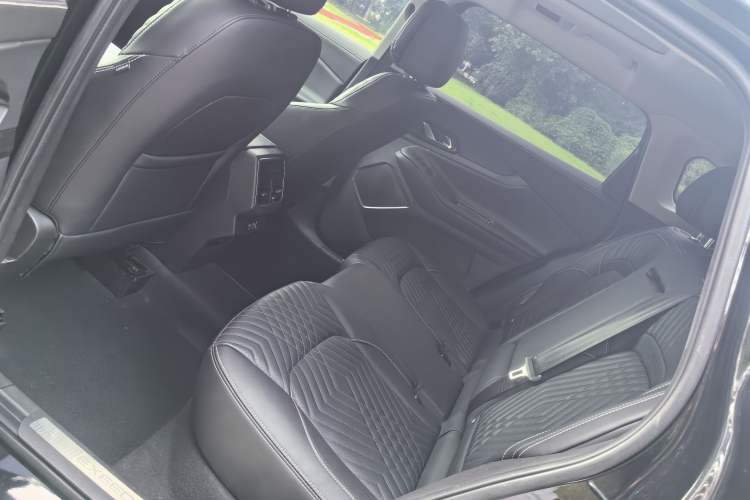 Used EXEED Lingyun 2023 300T Two-Wheel Drive Starry Edition Interior 2