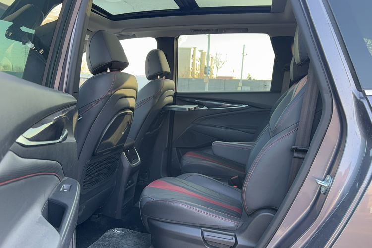 Used SAIC MAXUS EUNIQ 5 2020 Flagship Version with Large Battery 7 Seats