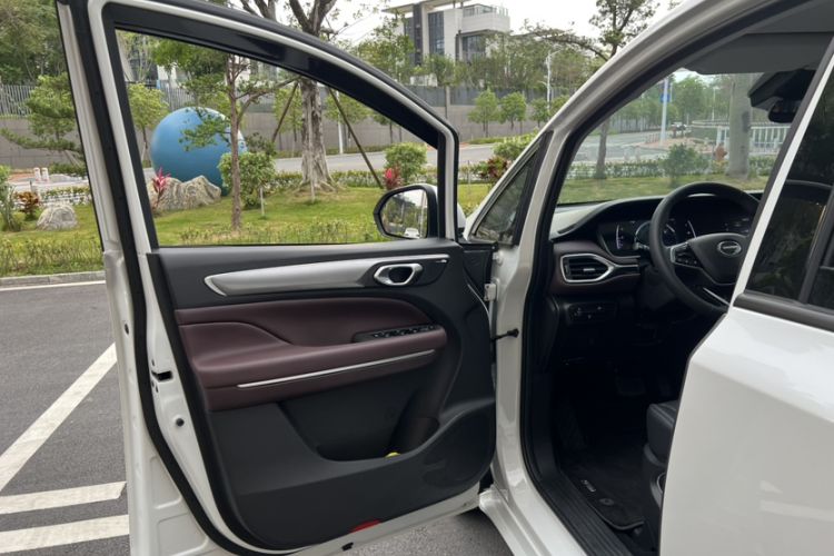 Used GAC Trumpchi M6 2023 PRO 270T DCT Luxury Edition Interior 3