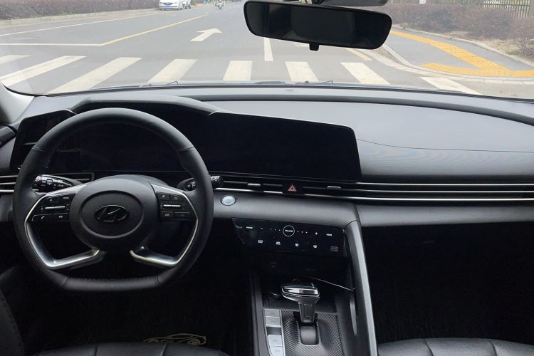 Used Hyundai Elantra 2021 1.5L CVT LUX Prestige Edition