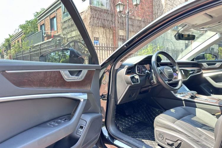 Used Audi A6 2020 allroad quattro Explorer 55 TFSI Prestige Off-Road Model
