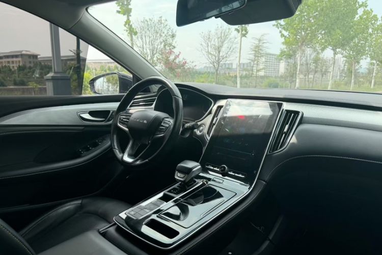 Used Roewe i6 MAX 2020 300TGI Automatic "Swell Cool Smart Drive" Edition