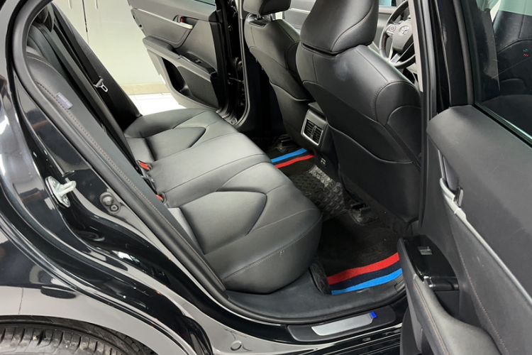 Used Toyota Camry 2023 2.0G Luxury Edition
