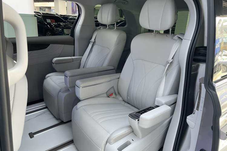 Used Roewe iMAX8 New Energy 2025 1.5T DMH Lu Zun Deluxe Edition
