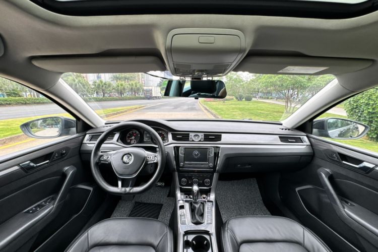 Used Volkswagen Passat 2017 280TSI DSG Luxury Edition Interior 8