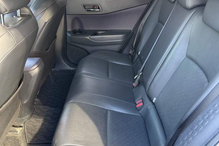 Used Toyota IZOA 2018 2.0L Yichi Version China VI Standard