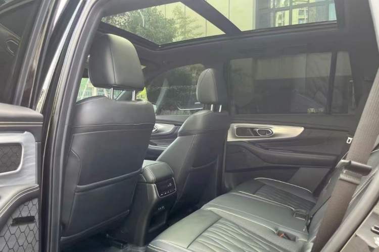 Used GAC Trumpchi GS8 2022 Linghang Series 2.0 TGDI Two-Wheel-Drive Luxury Smart Connectivity Version (7 Seats)