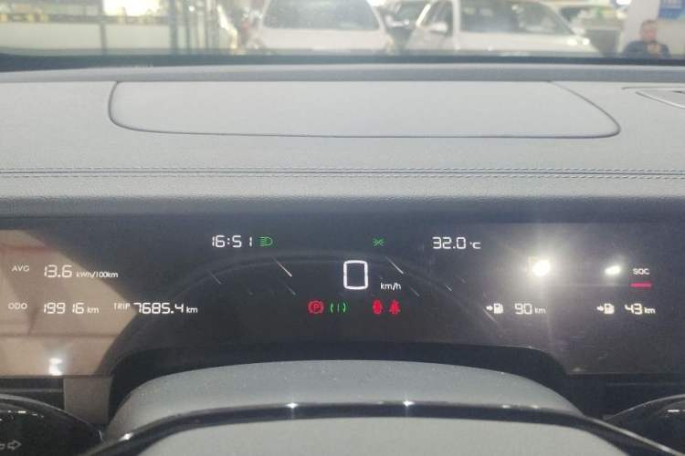 Used NETA S 2022 Extended-Range Version 1160 km Range Rear-Wheel-Drive Compact Edition