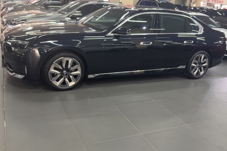 Used BMW 7 Series 2023 740Li Luxury Edition with Premium Package
