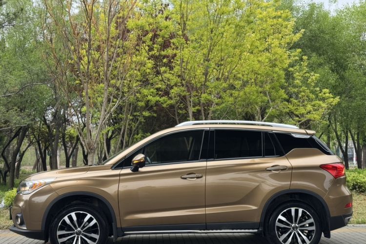 Used GAC Trumpchi GS4 2017 235T Automatic Two-Wheel Drive Luxury Smart Connectivity Version Exterior 6