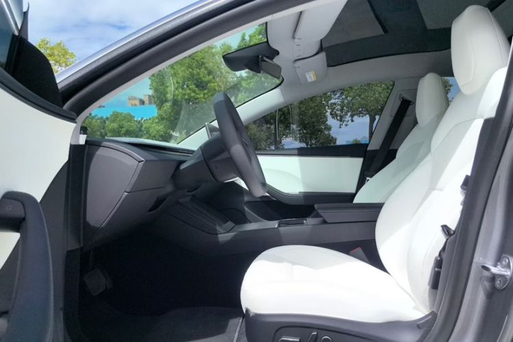 Used Tesla Model 3 2025 Rear-Wheel-Drive Version
