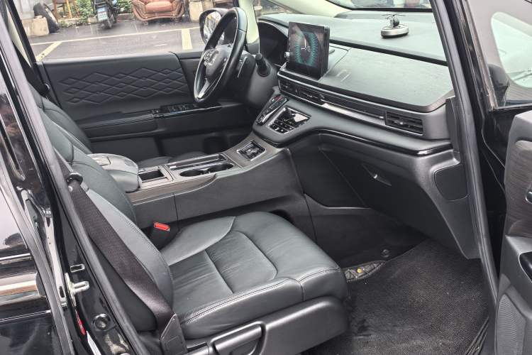 Used Honda Elysion 2022 2.0L eHEV Luxury Edition Interior 7