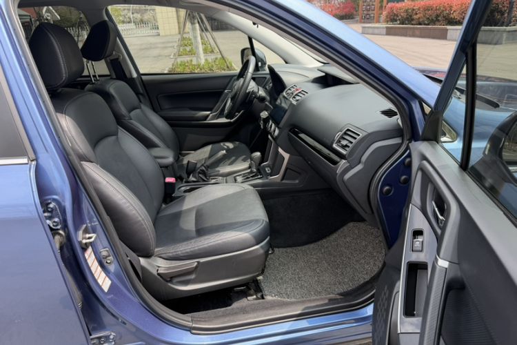 Used Subaru Forester 2018 2.0i Fashion Navigation Edition Right Front Seat