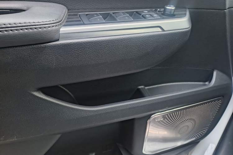 Used Toyota Sienna 2023 2.5L Hybrid Deluxe Edition