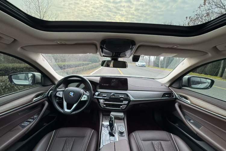 Used BMW 5 Series 2022 Updated 530Li Leading Edition Luxury Package Interior 2