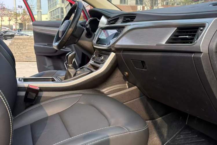 Used Geely Auto Emgrand GS 2019 1.4T Manual Ya Interior 8