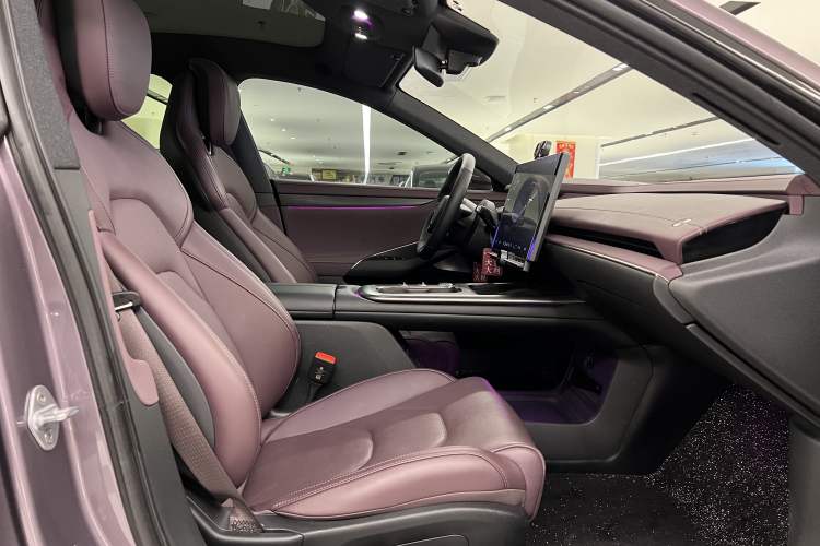 Used Xiaomi Auto SU7 2024 Rear-Drive Long-Range Intelligent Driving Version Interior 6