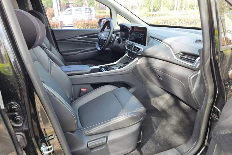 Used SAIC MAXUS G50 2021 PLUS 1.5T Automatic Cruise Version Right Front Seat