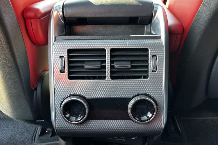 Used Land Rover Range Sport 2020 3.0 L6 HSE DYNAMIC Interior 4