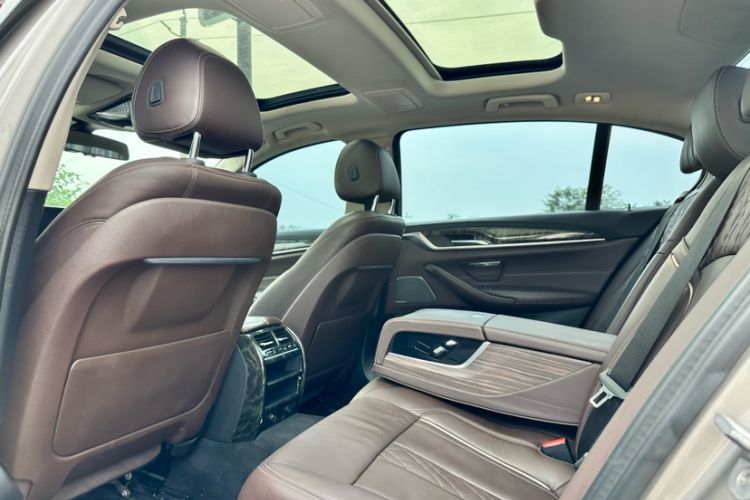 Used BMW 5 Series 2019 Facelifted 530Li Leading Edition Luxury Package