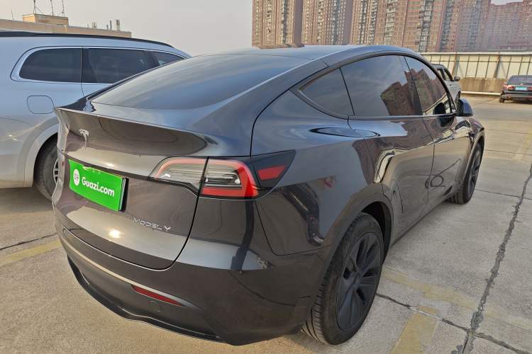 Used Tesla Model Y 2024 Long-Range All-Wheel-Drive Version