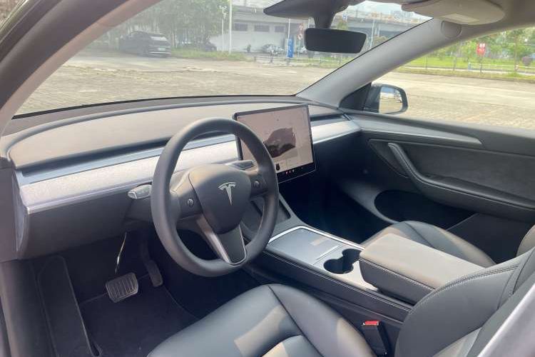 Used Tesla Model Y 2023 Rear-Wheel-Drive Version