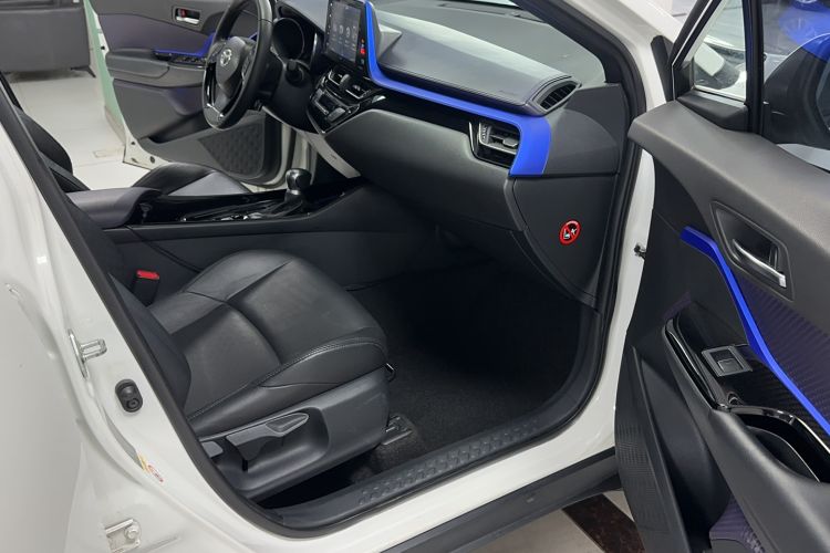 Used Toyota IZOA 2018 2.0L Yichi Edition China V Standard