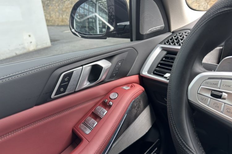 Used BMW X5 2023 xDrive 30Li Luxury M Sport Night Edition Package Interior 9