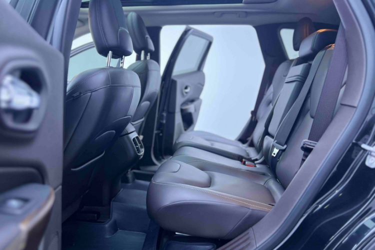 Used Jeep Cherokee 2016 2.0L Superior Edition