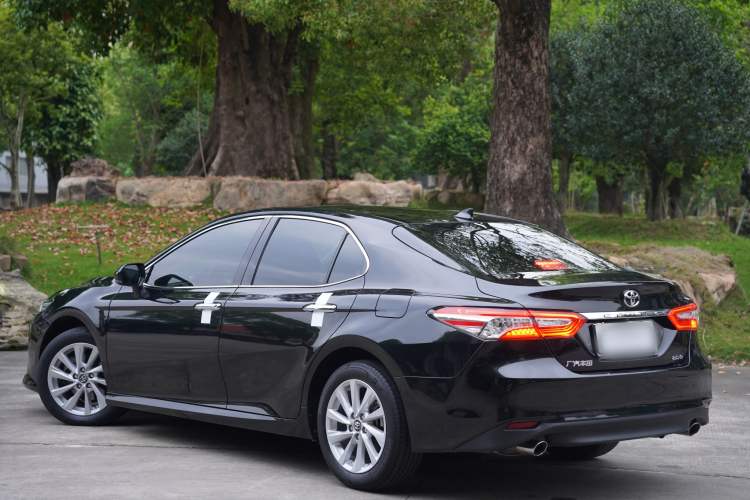 Used Toyota Camry 2021 2.0G Luxury Edition
