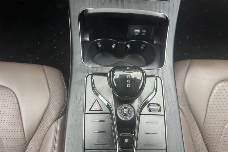 Used BYD Han 2022 EV Genesis Edition 715KM Front-Wheel-Drive Prestige Model Interior 3