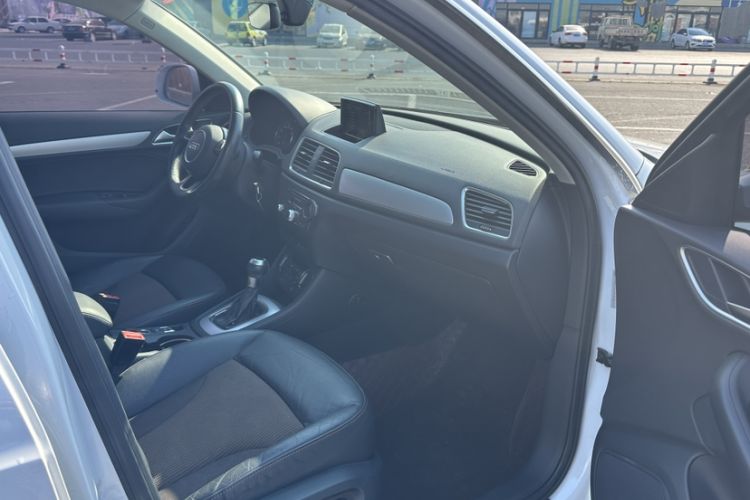 Used Audi Q3 2017 30 TFSI Fashion Model Interior 4