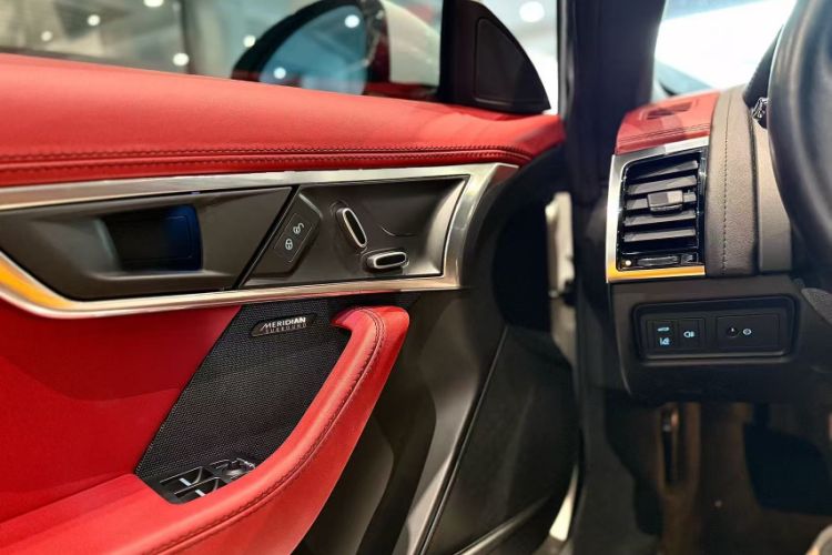 Used Jaguar F-TYPE 2019 2.0T Hardtop Version
