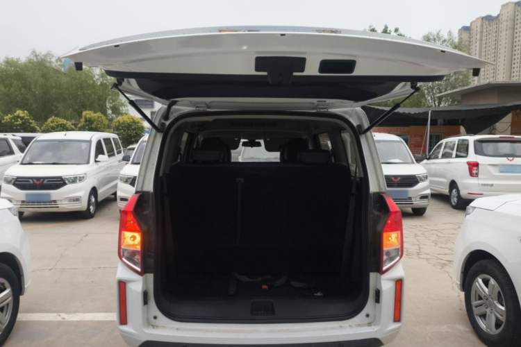 Used Wuling Hongguang PLUS 2020 1.5L Manual Comfort 7-Seater