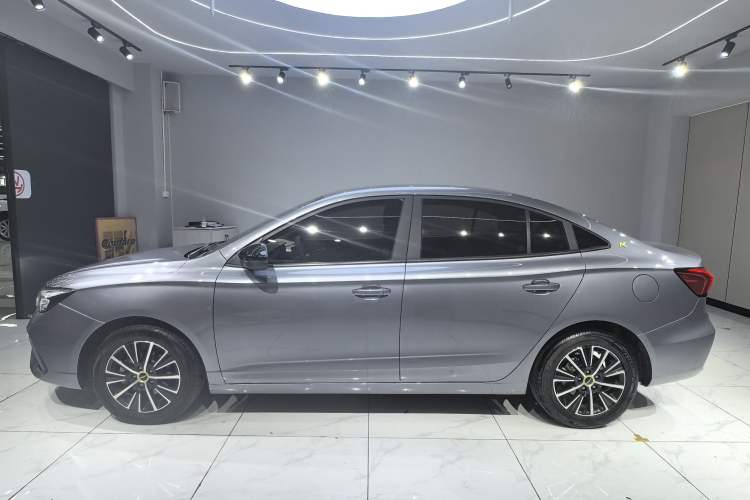 Used Roewe i5 2021 1.5L CVT Platinum Edition