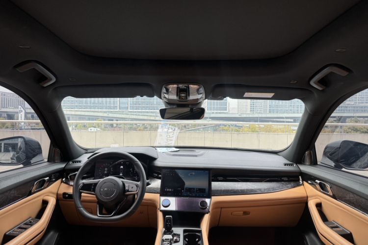 Used Lynk & Co 09 2021 2.0T Halo Six-Seater