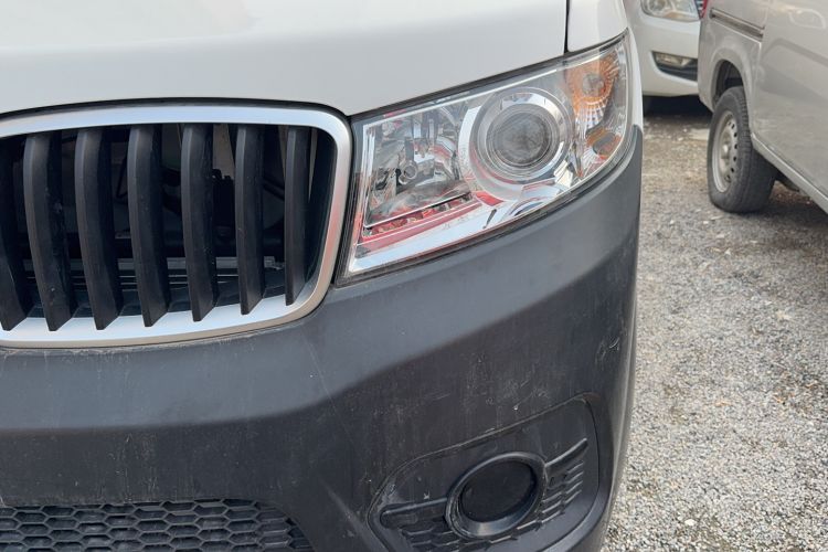 Used Jinbei Hiace X30 2023 1.5L Super-Enjoyment Van 2/5 Seats Non-Air-Conditioned Version SWC15M